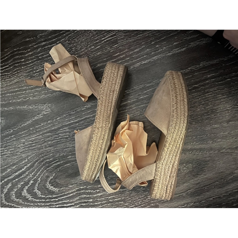 Soda |size7.5 | beige/tan tone